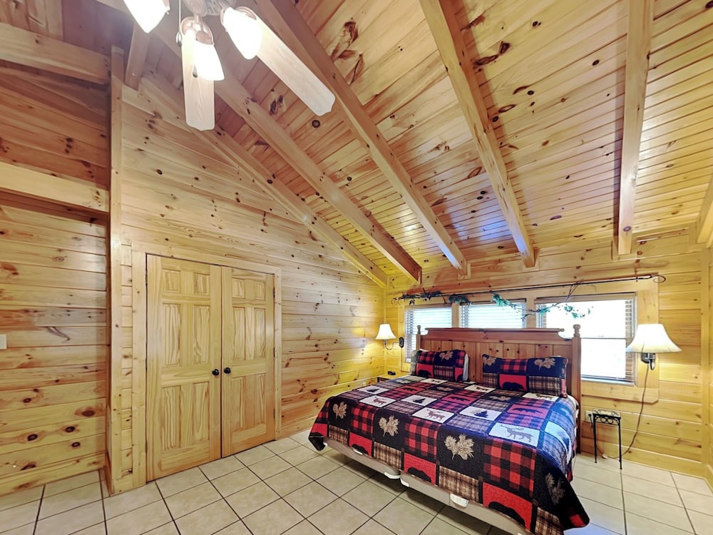 Topsy Sevierville - photo 4