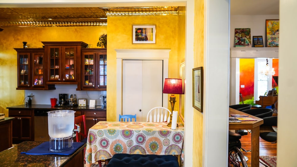 Isetta Inn - photo 300