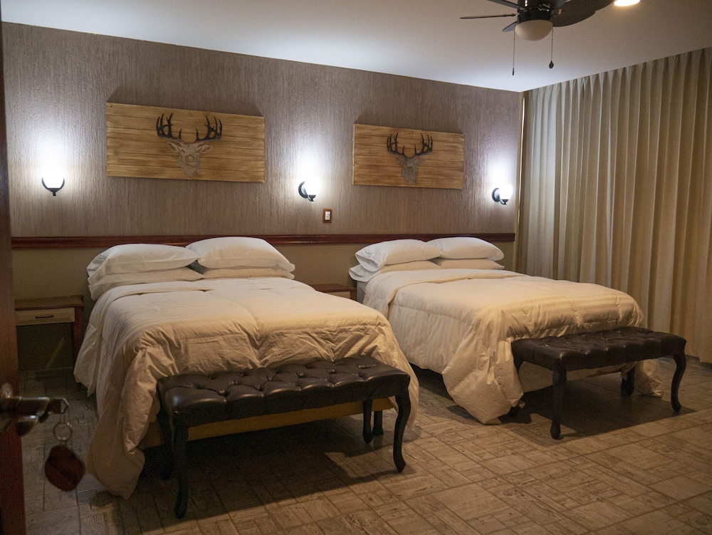 Hotel el Cóndor in Cortazar, Mexico