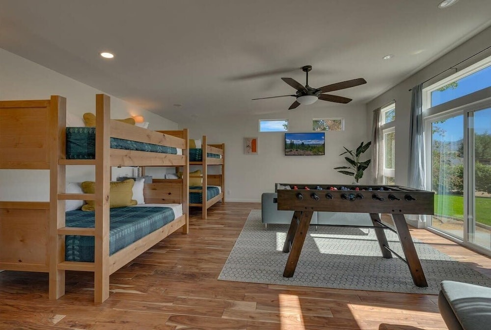 @ Marbella Lane Eccentric 4BR Modern Ranch Home — 4-Star Luxury Hotel in Reno, United States