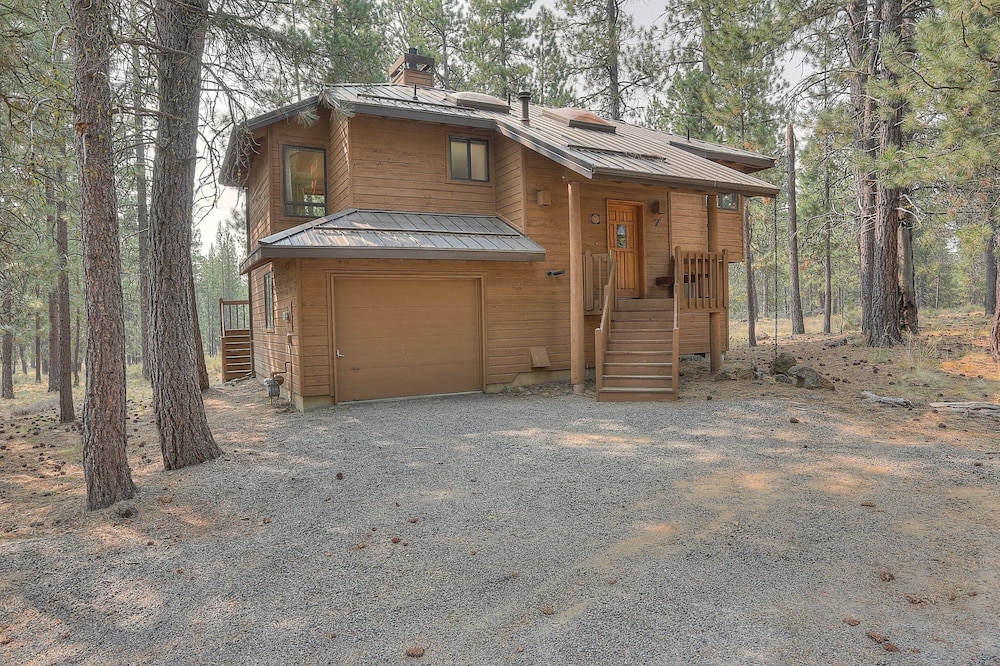 7 Cedar Private Cul de sac include Hot Tub with Forest View by RedAwning - photo 33