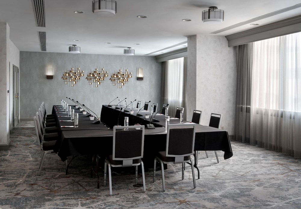 Embassy Suites by Hilton Bethesda Washington DC - photo 28