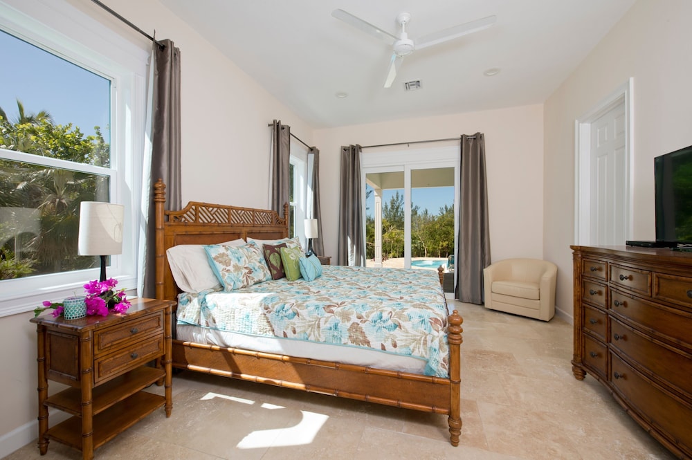 Aqua Villa And Cottage — 4-Star Luxury Hotel in Governor's Harbour, Bahamas