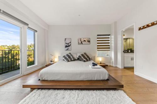 Luxurious 4BR in prime LA location with great view in Los Angeles, United States