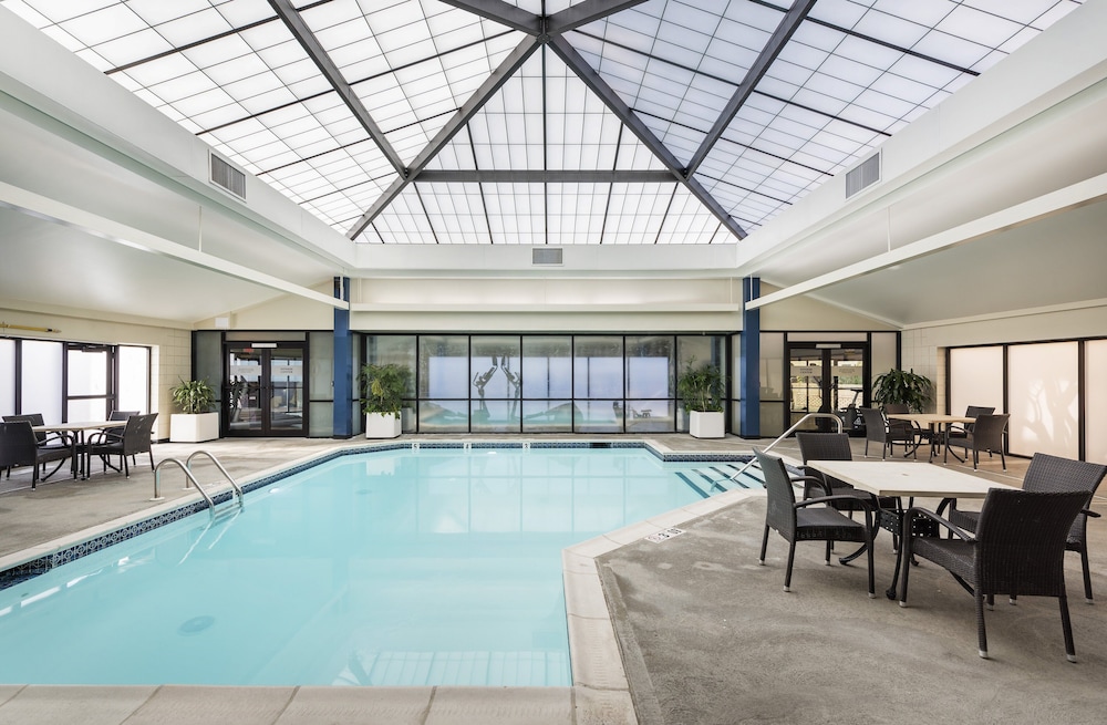 Crowne Plaza Providence Warwick Airport by IHG - photo 20