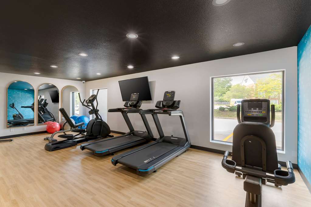 La Quinta Inn & Suites by Wyndham Des Moines West Clive - photo 33