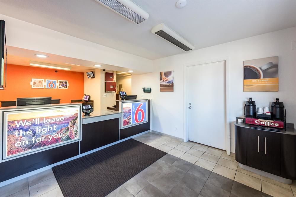 Motel 6 Reno West - photo 4