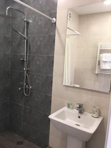 Sunny Apartment Ortachala