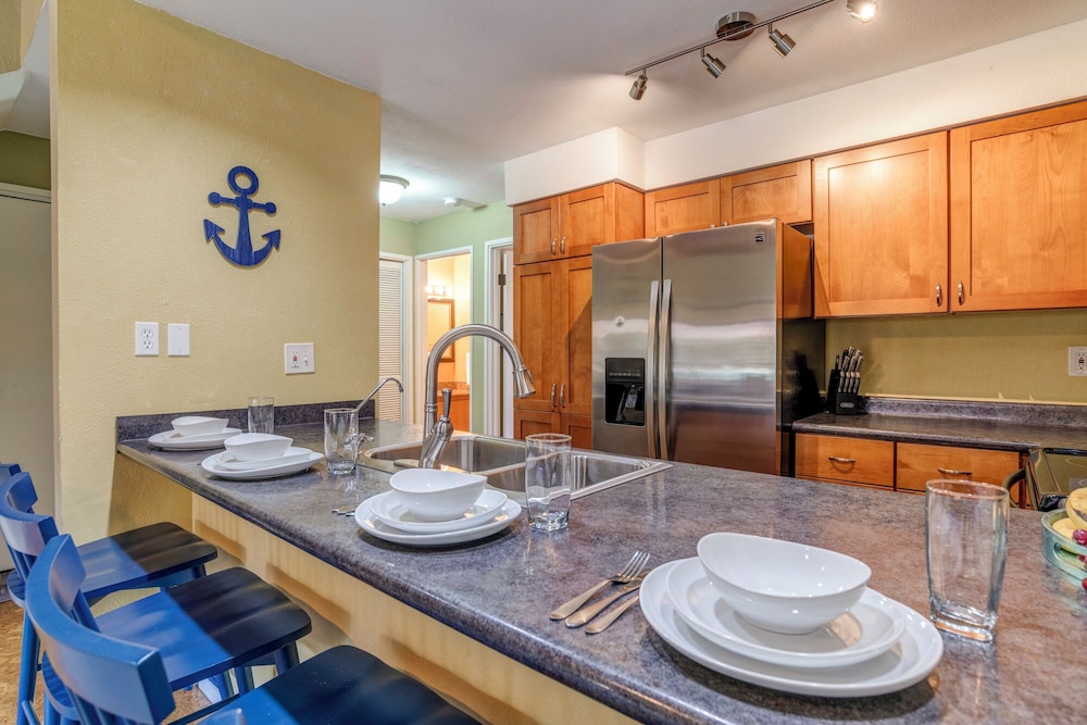 Kihei Resort 202 KRS 202 Family Getaway 2BD w AC Pool Beach - photo 22