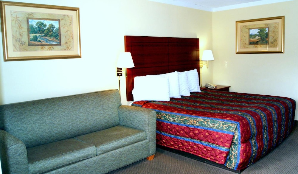 Red Carpet Inn - photo 24