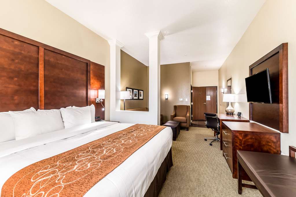 Comfort Suites Grand Prairie Arlington North - photo 20