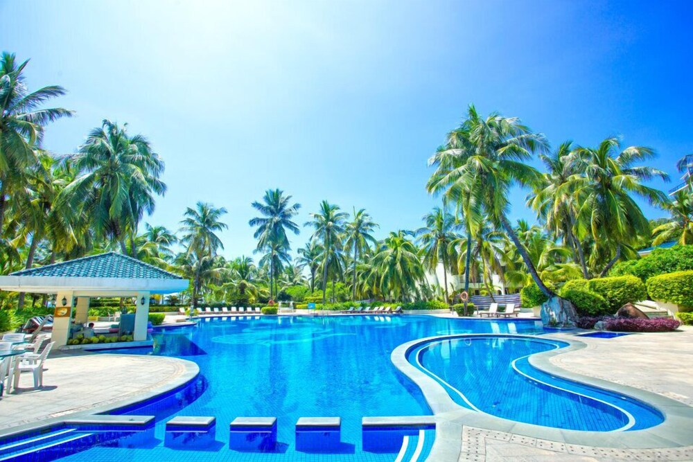 Palm Beach Resort & Spa - carbon neutral hotel in Sanya