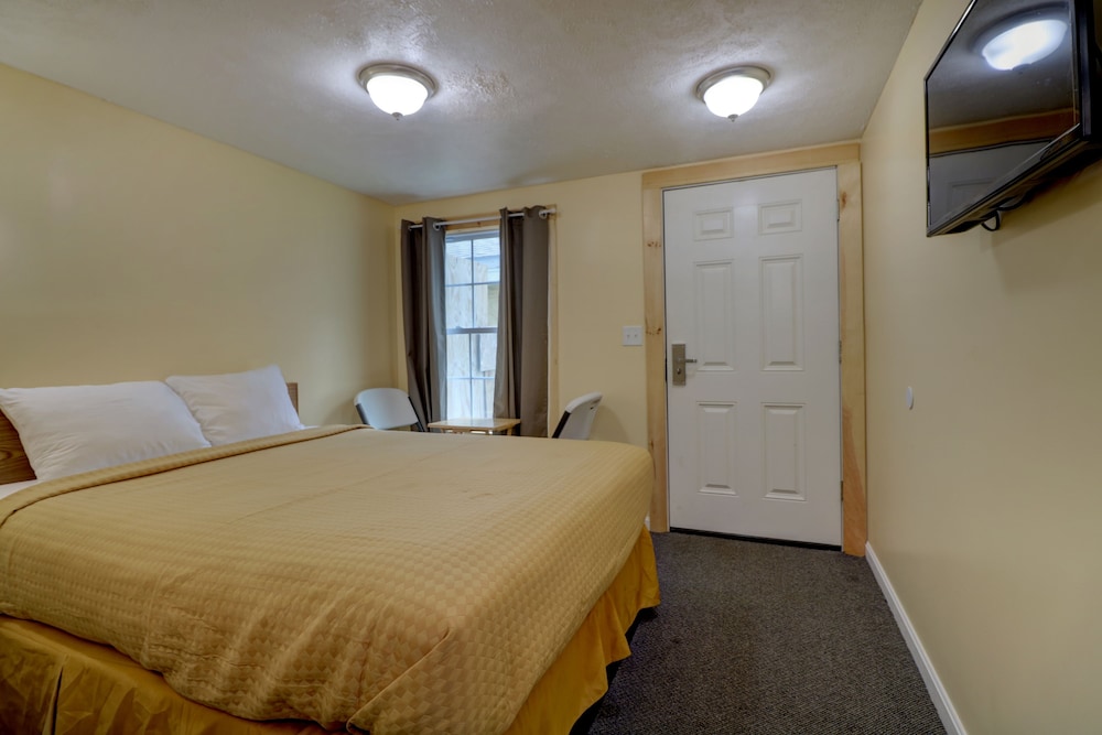 Brookside Motel And Cottages - photo 18