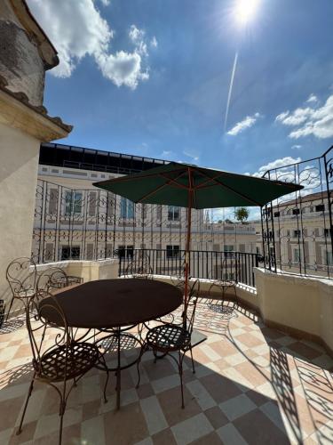 Elegante appartamento con terrazzo — 4-Star Luxury Hotel in Rome, Italy