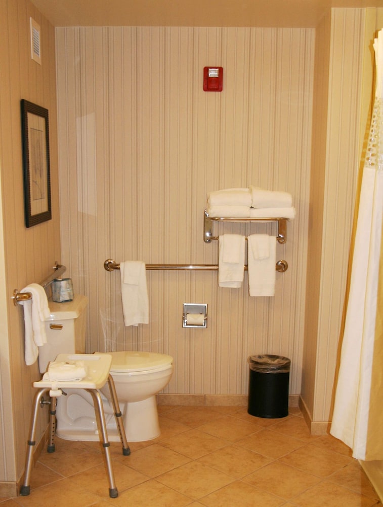 Hampton Inn & Suites Paducah - photo 21