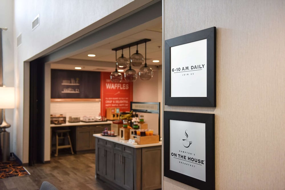 Hampton Inn & Suites Lenoir - photo 54