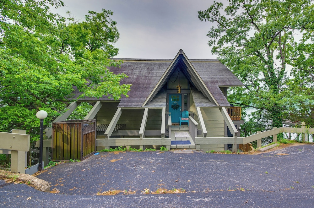 Waterfront Views & Resort Perks: Osage Beach Home - photo 17