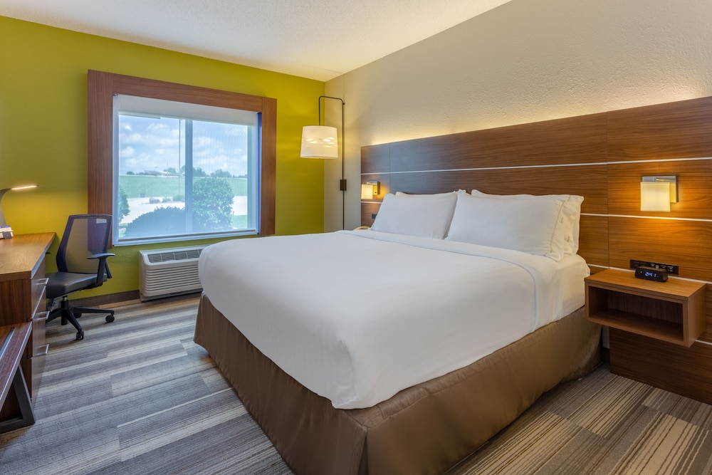 Holiday Inn Express & Suites Vandalia by IHG - photo 10