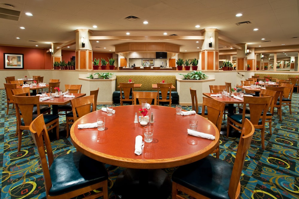 Holiday Inn Hotel & Suites Cincinnati Eastgate by IHG - photo 23