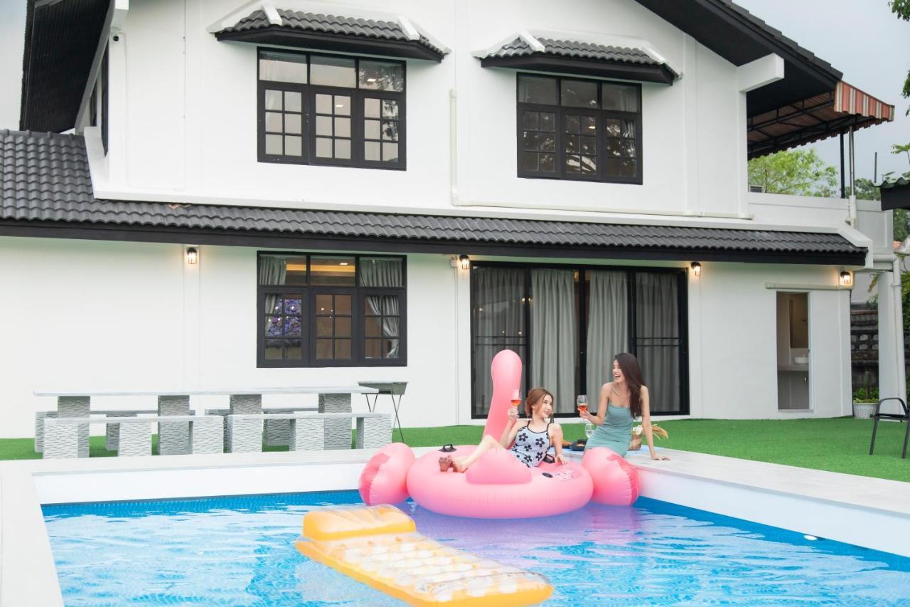 Number3 Poolvilla Bangkok — Lat Krabang