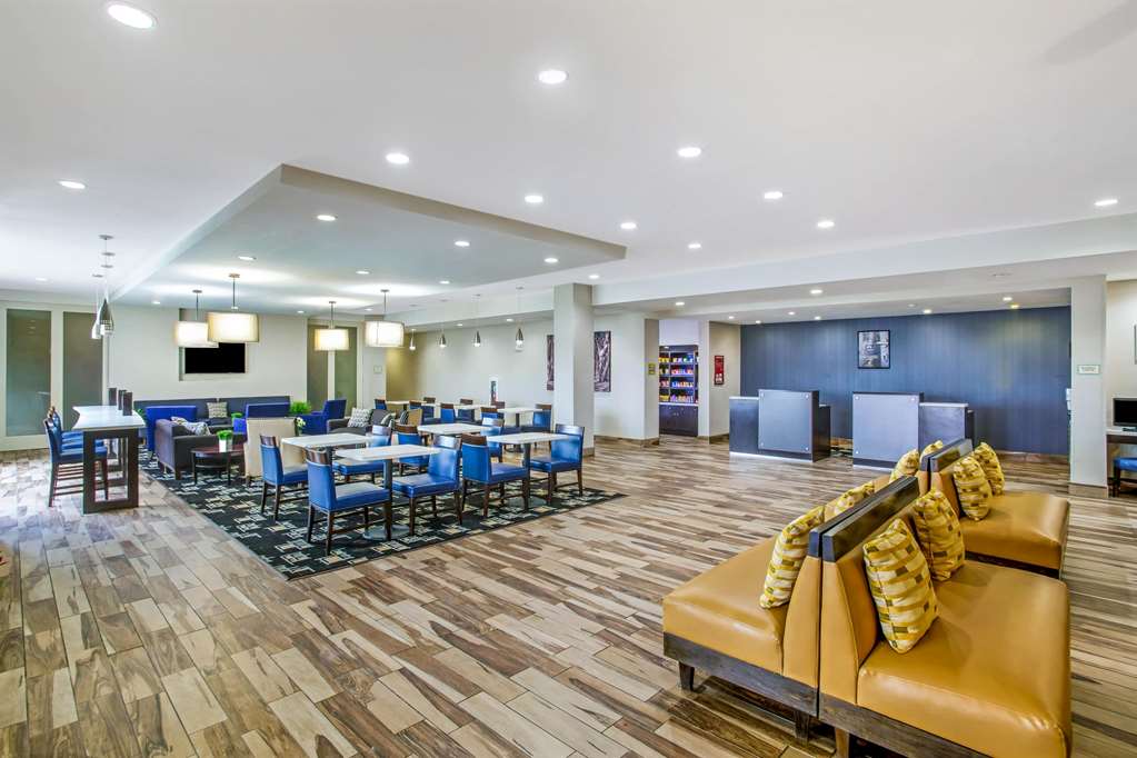La Quinta Inn & Suites by Wyndham Karnes City Kenedy - photo 10