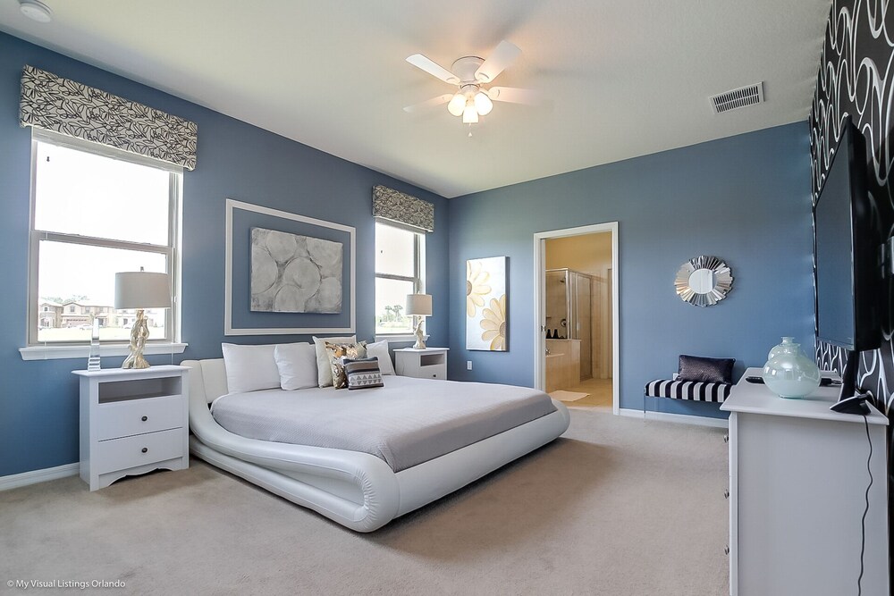 8817md Lake Front 9 Bedroom 6 Bathroom Windsor — 4-Star Luxury Hotel in Kissimmee, United States