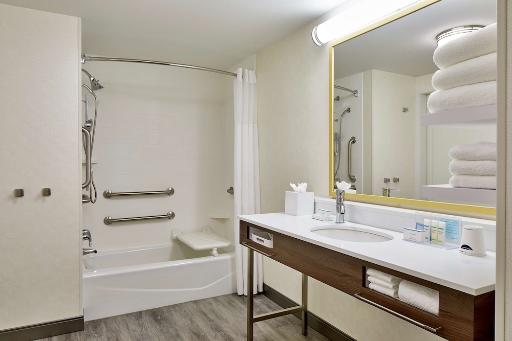 Hampton Inn & Suites Atlanta Midtown - photo 32