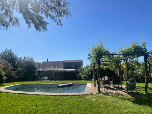Amplio Loft Con Piscina in Curico, Chile