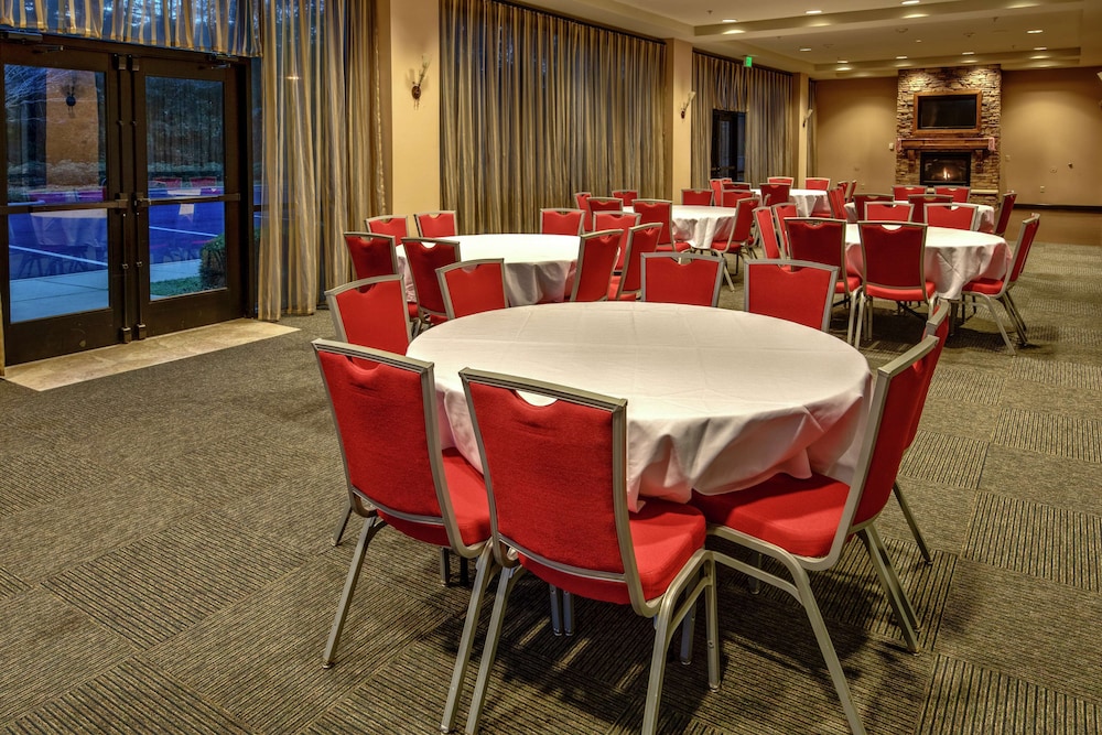 Hampton Inn Jacksonville Anniston Area - photo 52