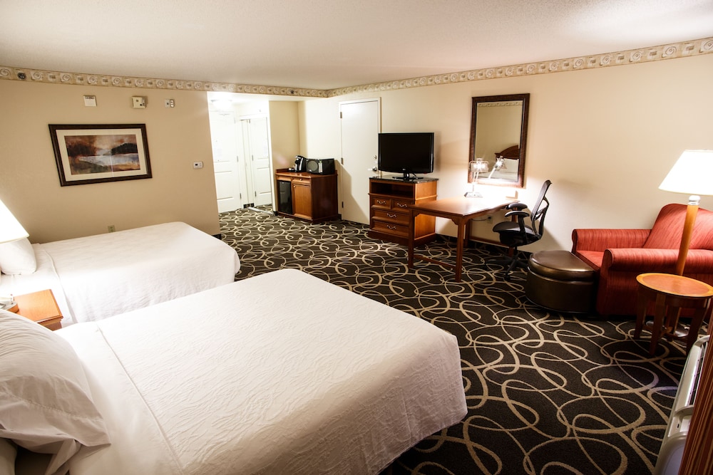 Hilton Garden Inn Gettysburg - photo 17