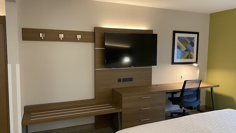 Holiday Inn Express Hotel & Suites Weston by IHG - photo 12