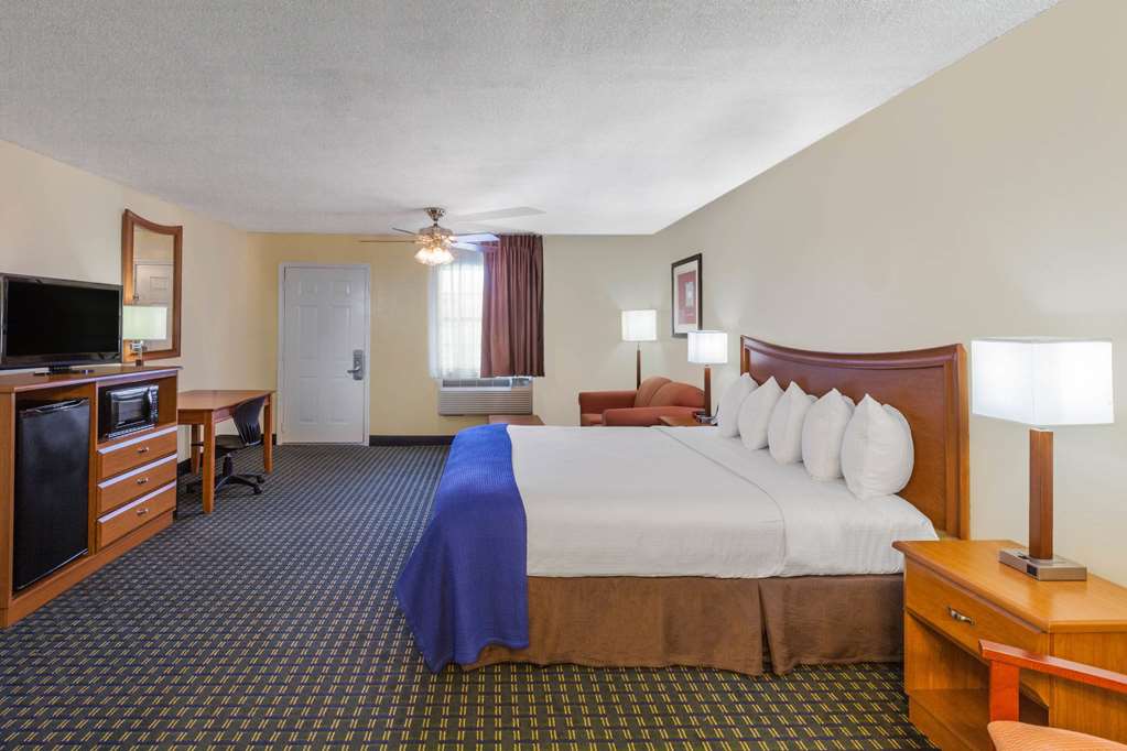 Days Inn by Wyndham Natchitoches - photo 21