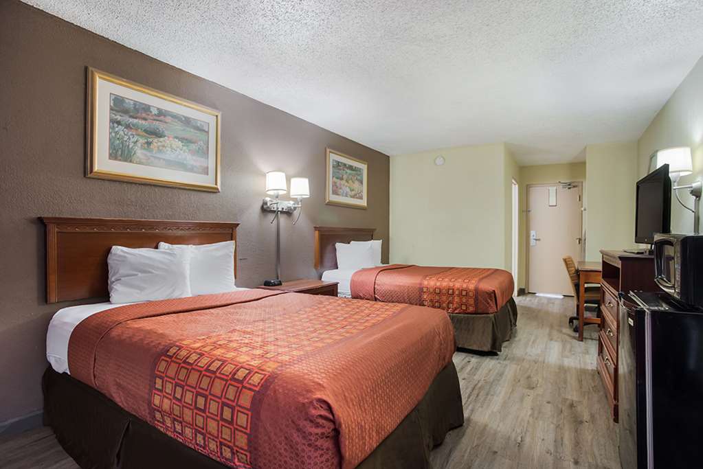 Americas Best Value Inn Tulsa at I 44 - photo 29