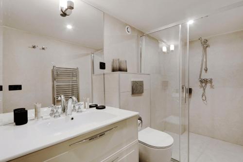 Apartment Saint Martin — 4-Star Luxury Hotel in Paris, France
