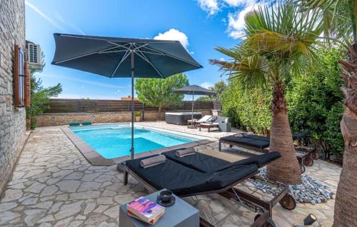 Nice Home In Cabrunici With Wifi — 4-Star Luxury Hotel in Svetvincenat, Croatia