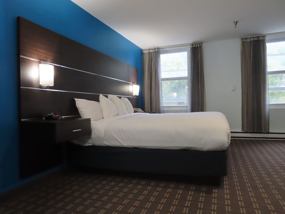 St. Charles Hotel - photo 26