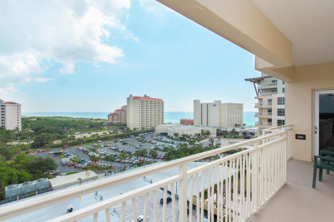 Luau 6909 Combo - carbon neutral hotel in Destin
