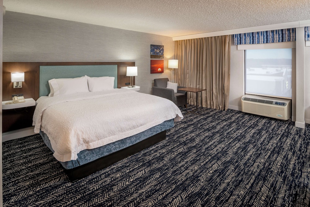 Hampton Inn Long Island Commack - photo 14