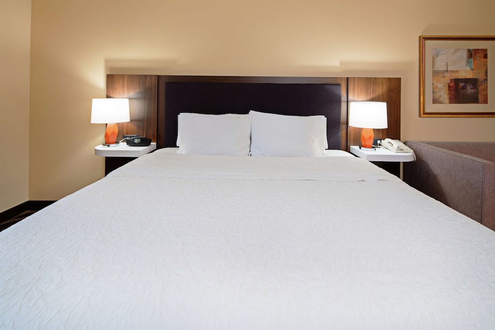 Hampton Inn & Suites Bremerton - photo 9