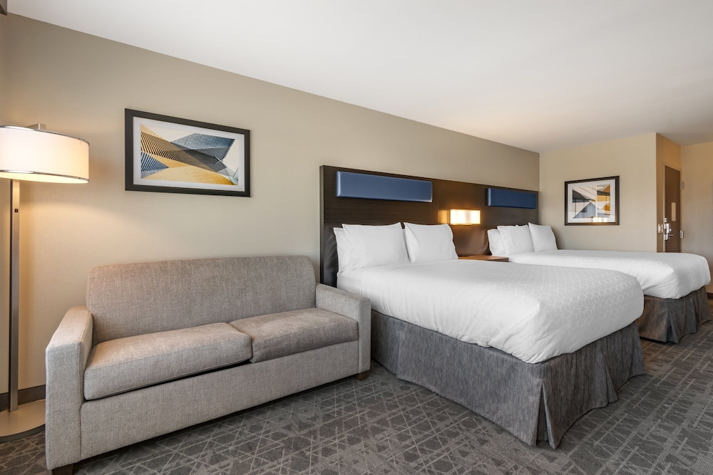 Holiday Inn Express & Suites Carlisle Southwest I 81 by IHG - photo 7