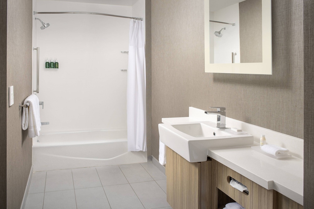 SpringHill Suites by Marriott Loveland Fort Collins Windsor - photo 13