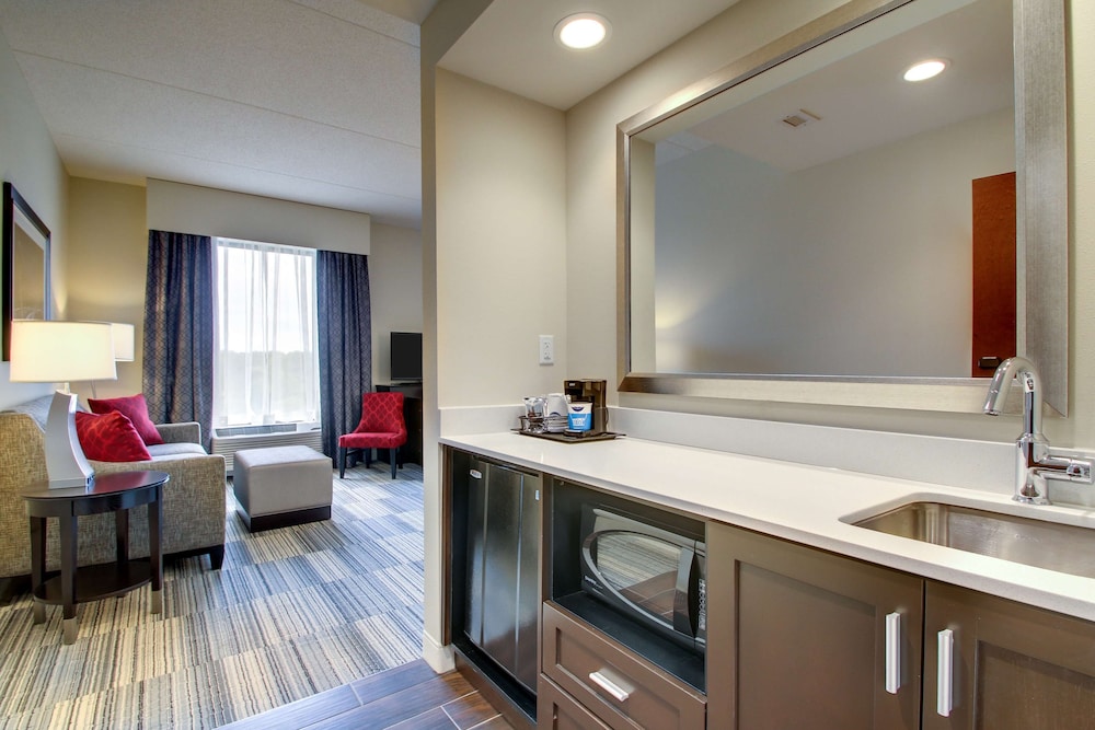 Hampton Inn & Suites Greenville Airport SC - photo 22