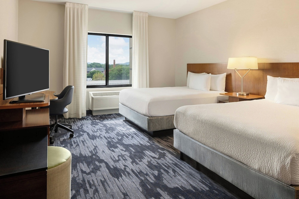 Fairfield Inn & Suites by Marriott La Crosse Downtown - photo 6