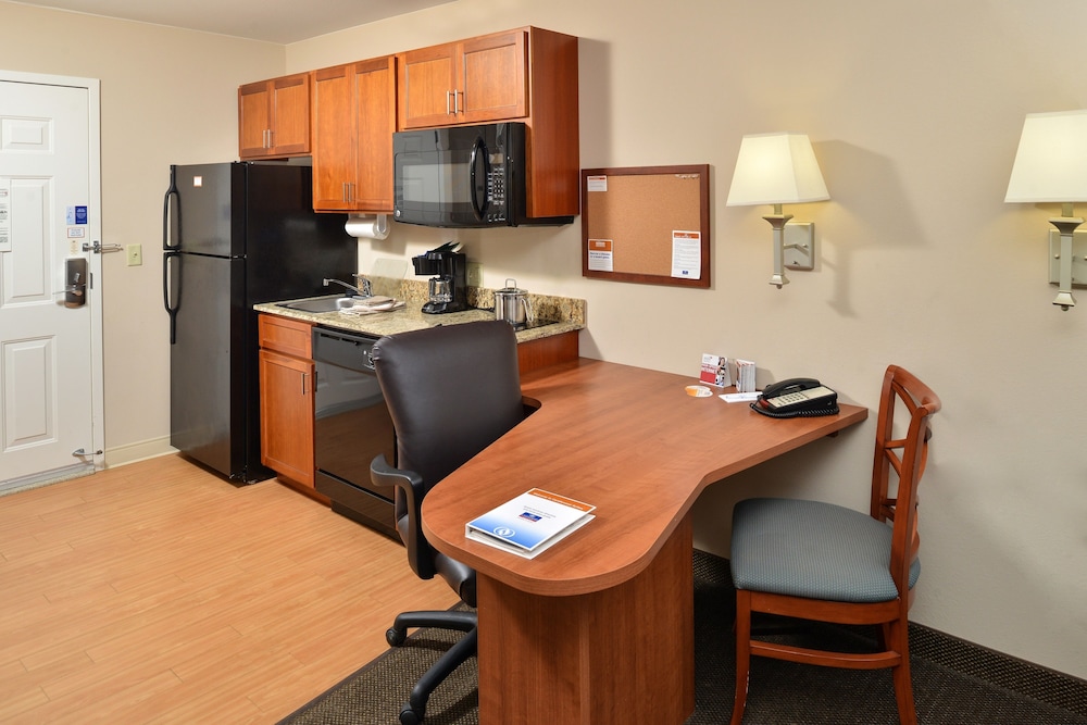 Candlewood Suites Chambersburg an IHG Hotel - photo 5