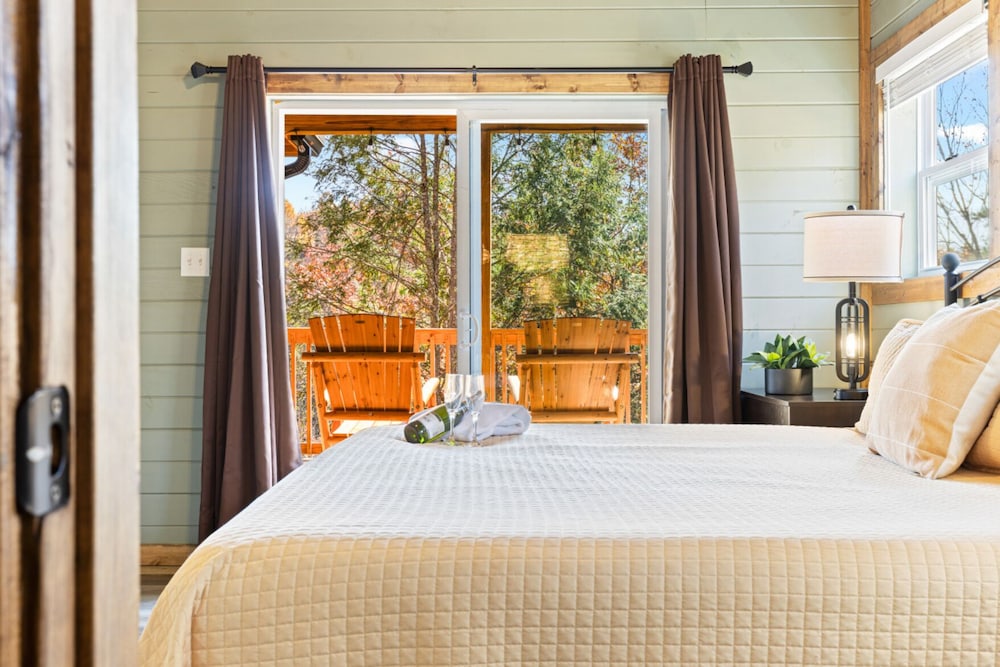 Luxe Mountain Pool Escape by Ghosal Luxury Lodging - photo 2