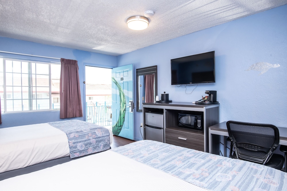Aqua Breeze Inn - photo 31