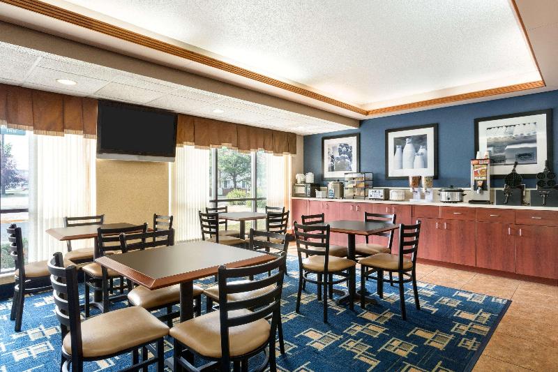 Days Inn by Wyndham Fargo West Acres - photo 17