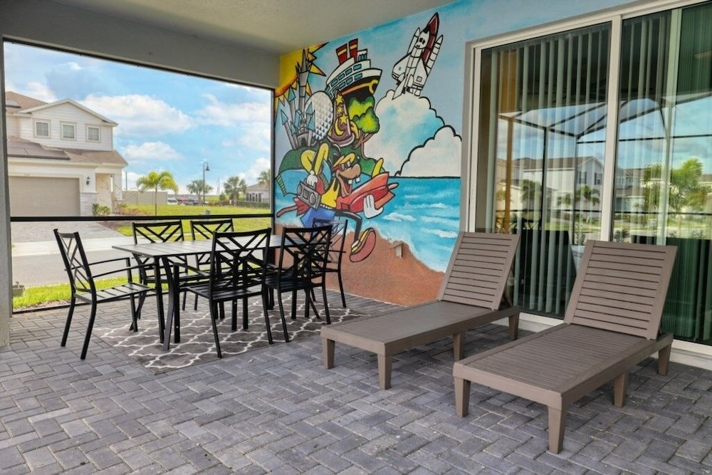 8 Bed Themed Windsor Island Resort Holiday Home 8 Bedroom Home by Redawning - photo 51