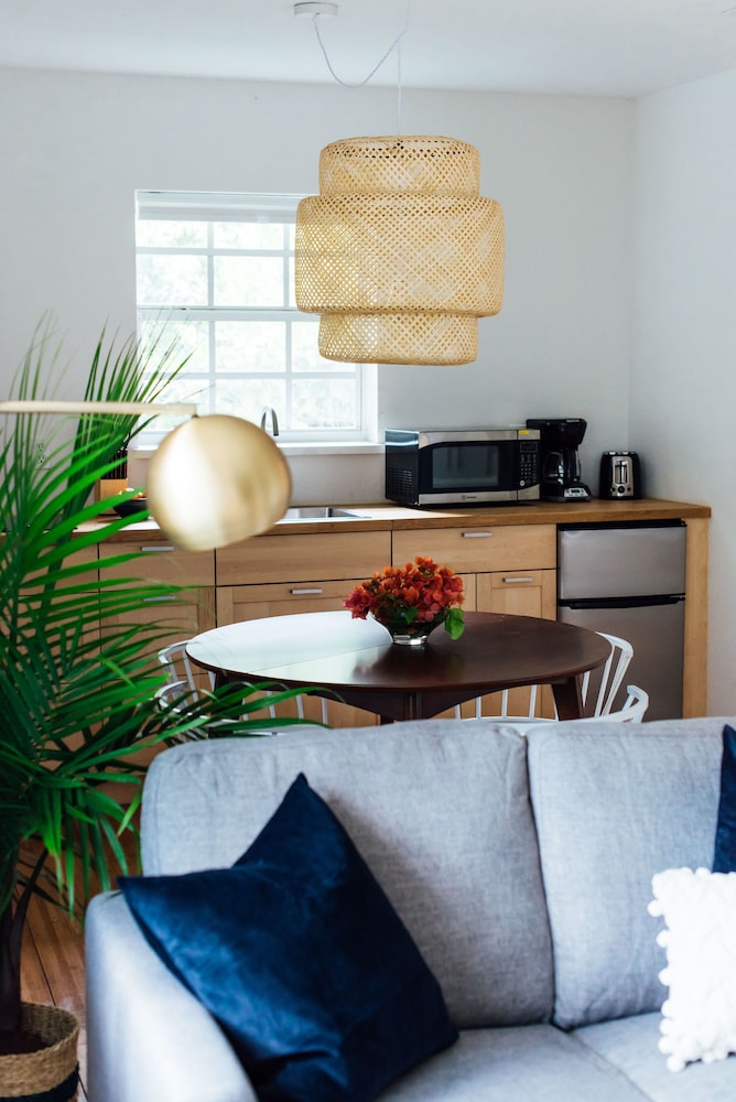 Charming 3BR in Wynwood by Sonder - photo 13