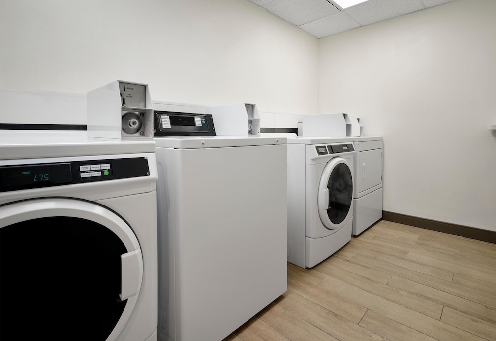 Hampton Inn Meridian - photo 32